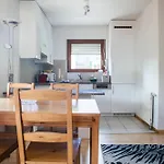 Between Lakes - 58 Apartman