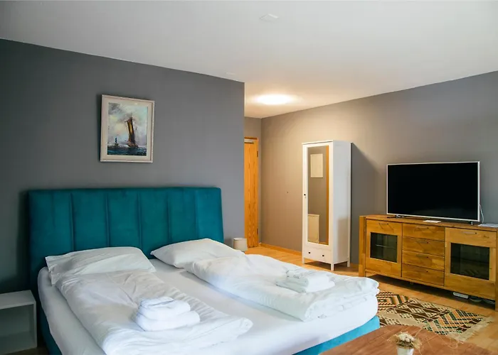 Between Lakes - 58 アパート